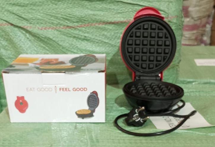 Mini Waffle Maker Machine Waffle Iron Home Appliances Kitchen Gift Easy To Clean, On-Stick Surfaces, Perfect Breakfast, Dessert, Sandwich, Pan Cakes, Paninis / Other Snacks Machine Mini Waffle Maker Machine Waffle Iron Home Appliances Kitchen Gift Easy To Clean, On-Stick Surfaces, Perfect Breakfast, Dessert, Sandwich, Pan Cakes, Paninis / Other Snacks Machine